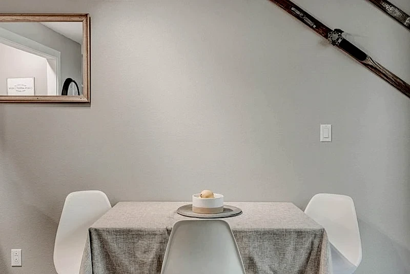 Snowater Condo #45 - Wi-Fi - Fireplace - Washer/Dryer - Sleeps 4 in Deming, Washington, United States — photo 5