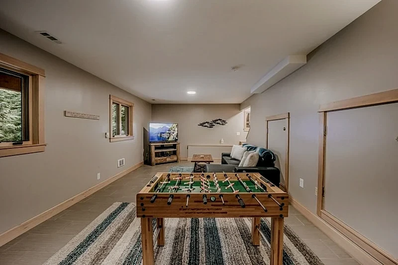 Snowline Cabin #69 - An Elegant Country Family Home! in Deming, Washington, United States — photo 5