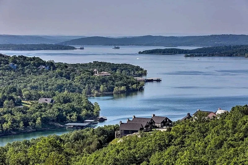 Summit - Grand Branson Cabin w/ Table Rock Lake View in Branson, Missouri, United States — photo 1