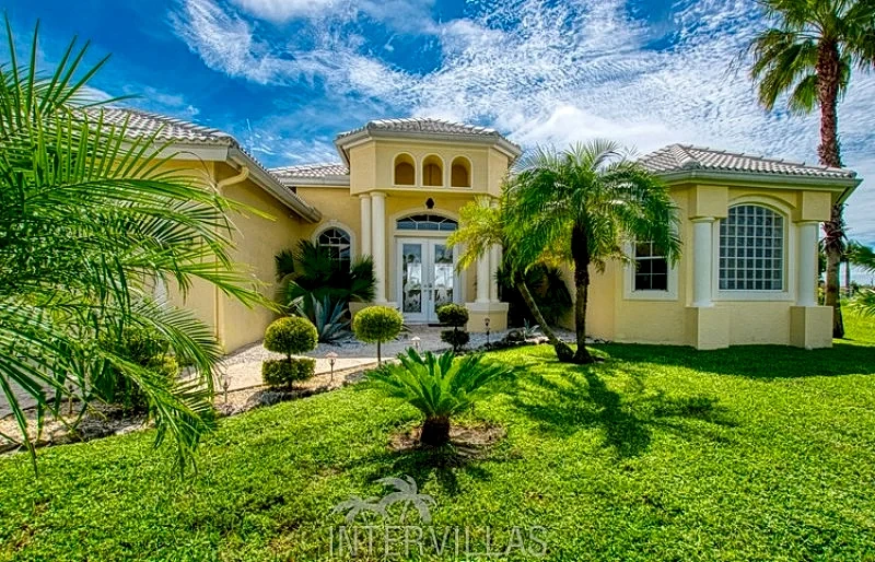 Cape Coral Vacation Homes | Villa SeaTurtle