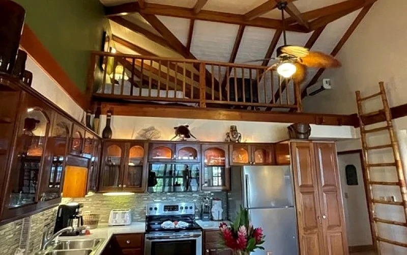 Belize Vacation Rentals | Sea View Vista Villas