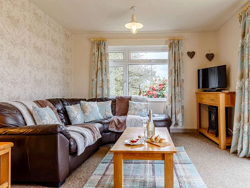 Honeysuckle Cottage - Higher Worthyvale Farm