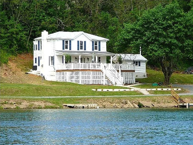 A Exquisite River Paradise