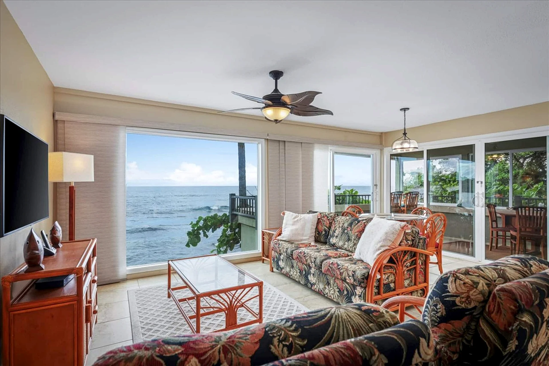 Banyan Tree 200 - Front Row Views of Kona Surf Spot!