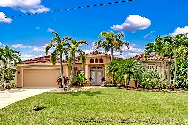 Villa Blue Water 1022  SW Cape Coral 4b 3ba  luxury home  electric heated pool and spa
