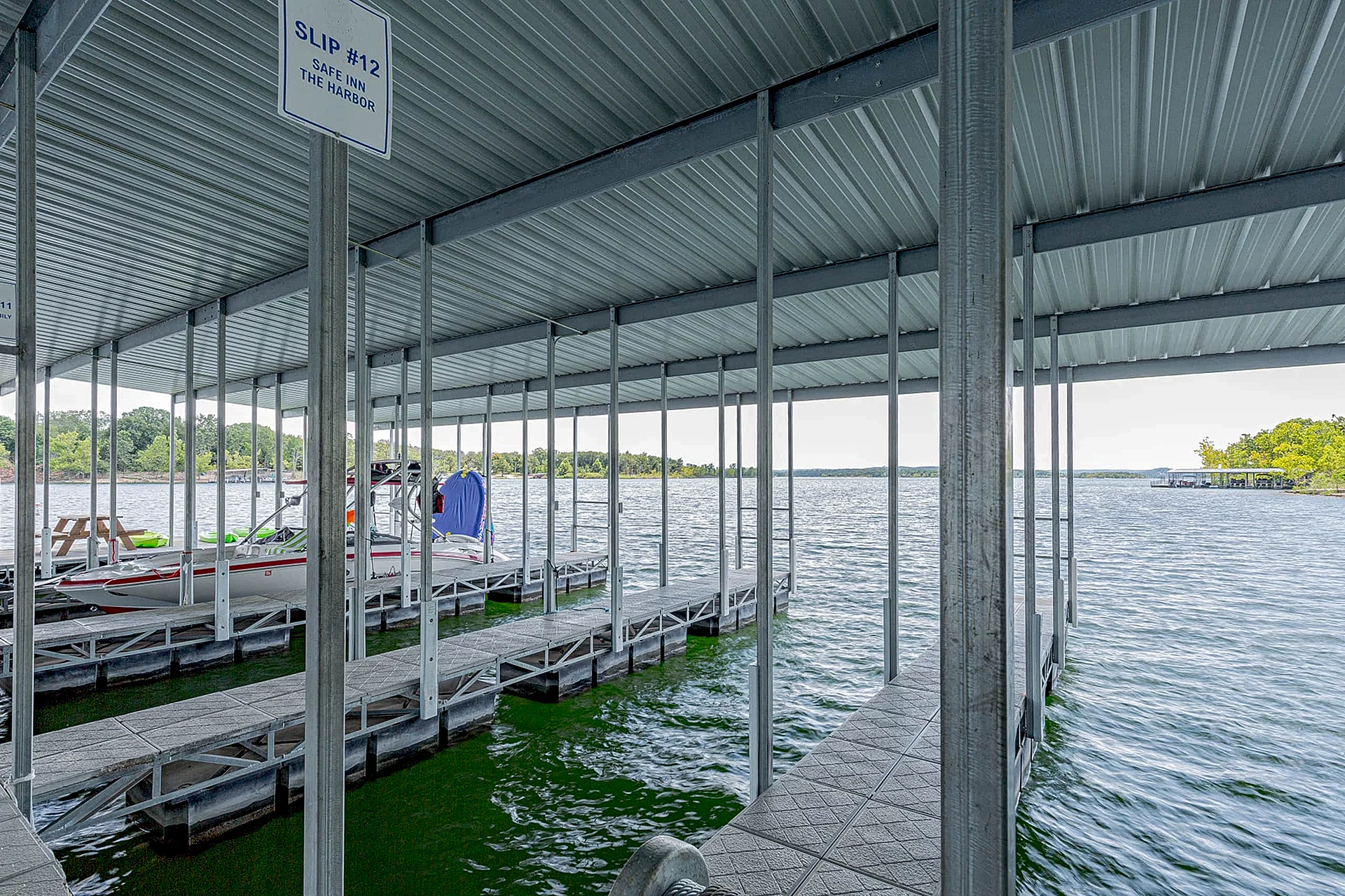 Safe Inn The Harbor BSR12 - 5BR Table Rock Lake Home in Branson, Missouri, United States — photo 5