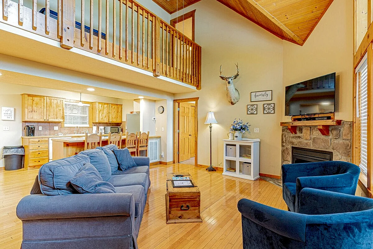 Fox Hollow Cabin L083 - Majestic 4BR Lodge Retreat