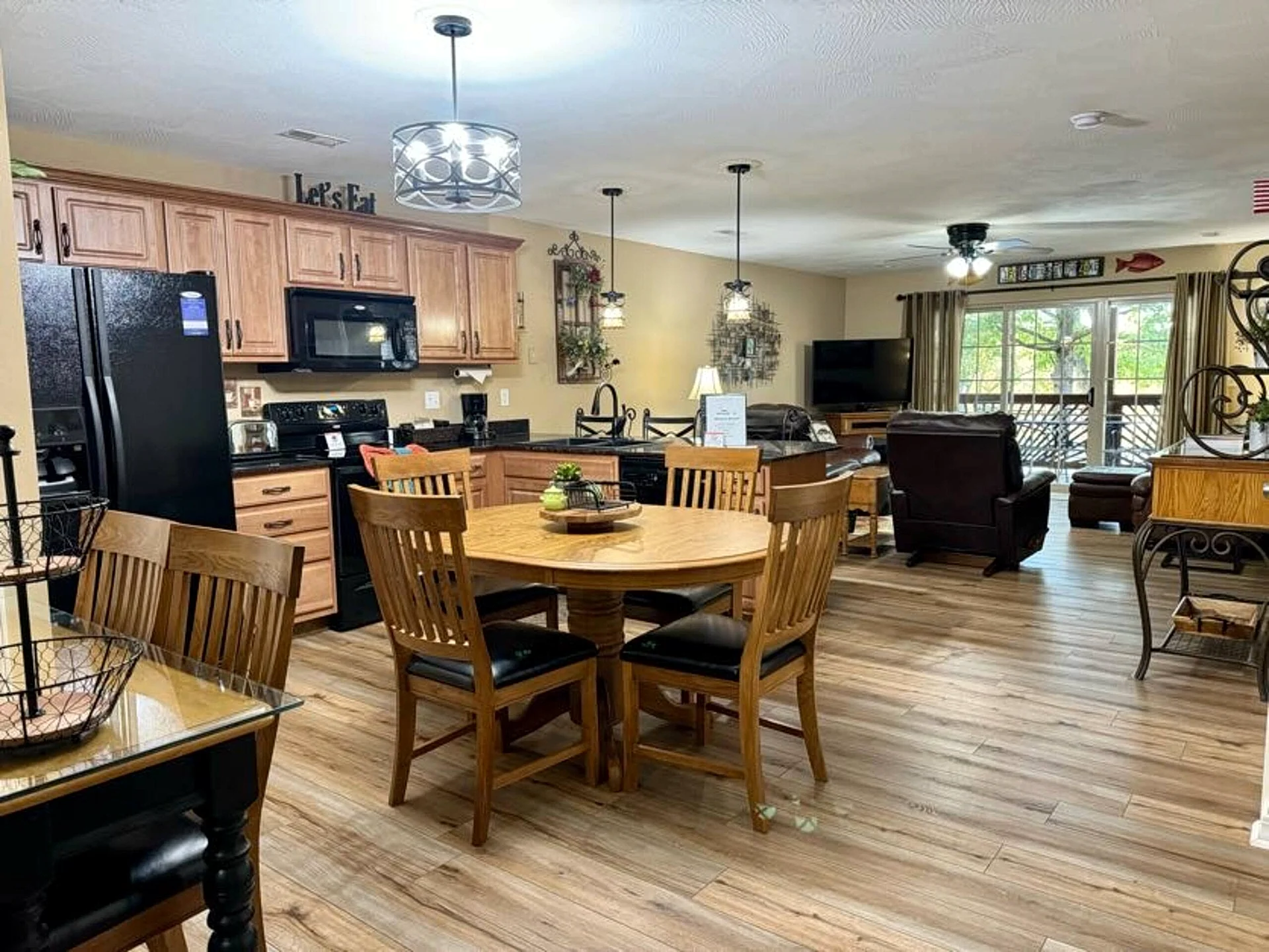 Condo A-3 3BR Lakefront Getaway with Pool & Views