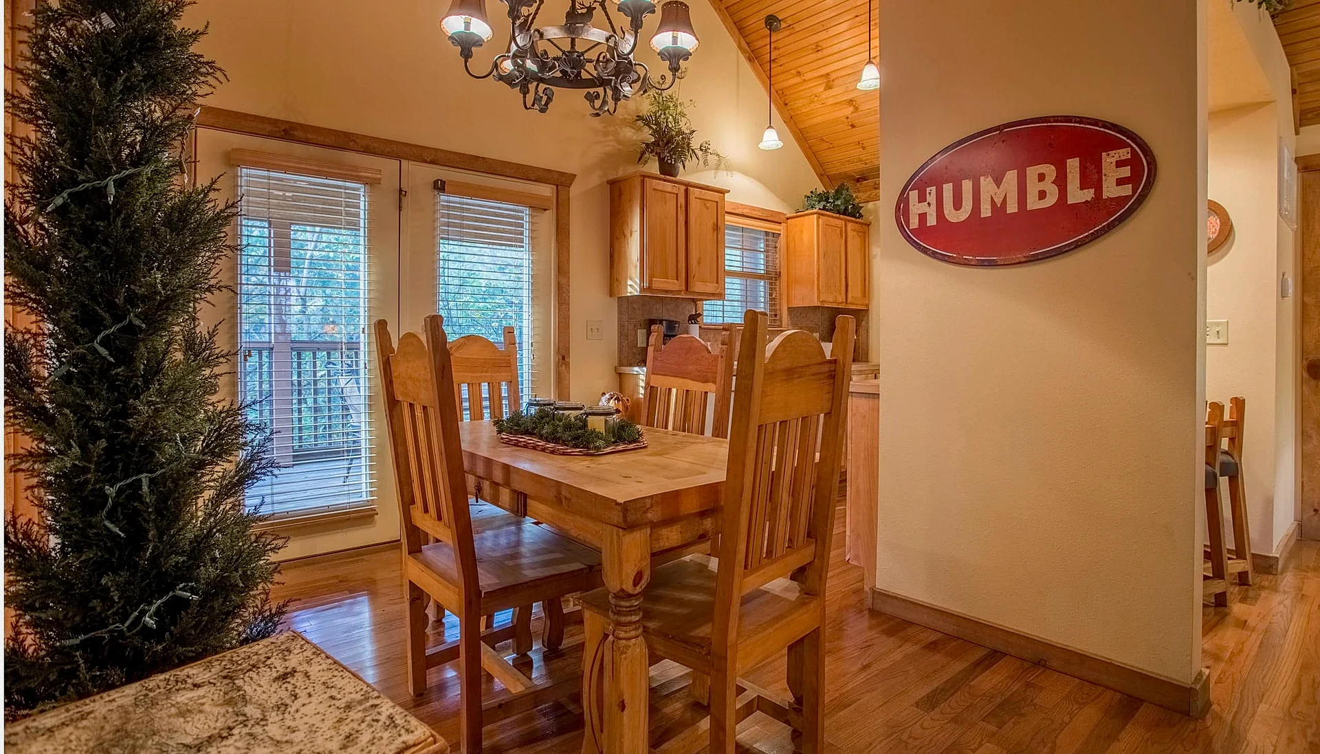 Lazy Pines Lodge L037 - 2BR/2BA Branson West Cabin in Branson West, Missouri, United States — photo 3