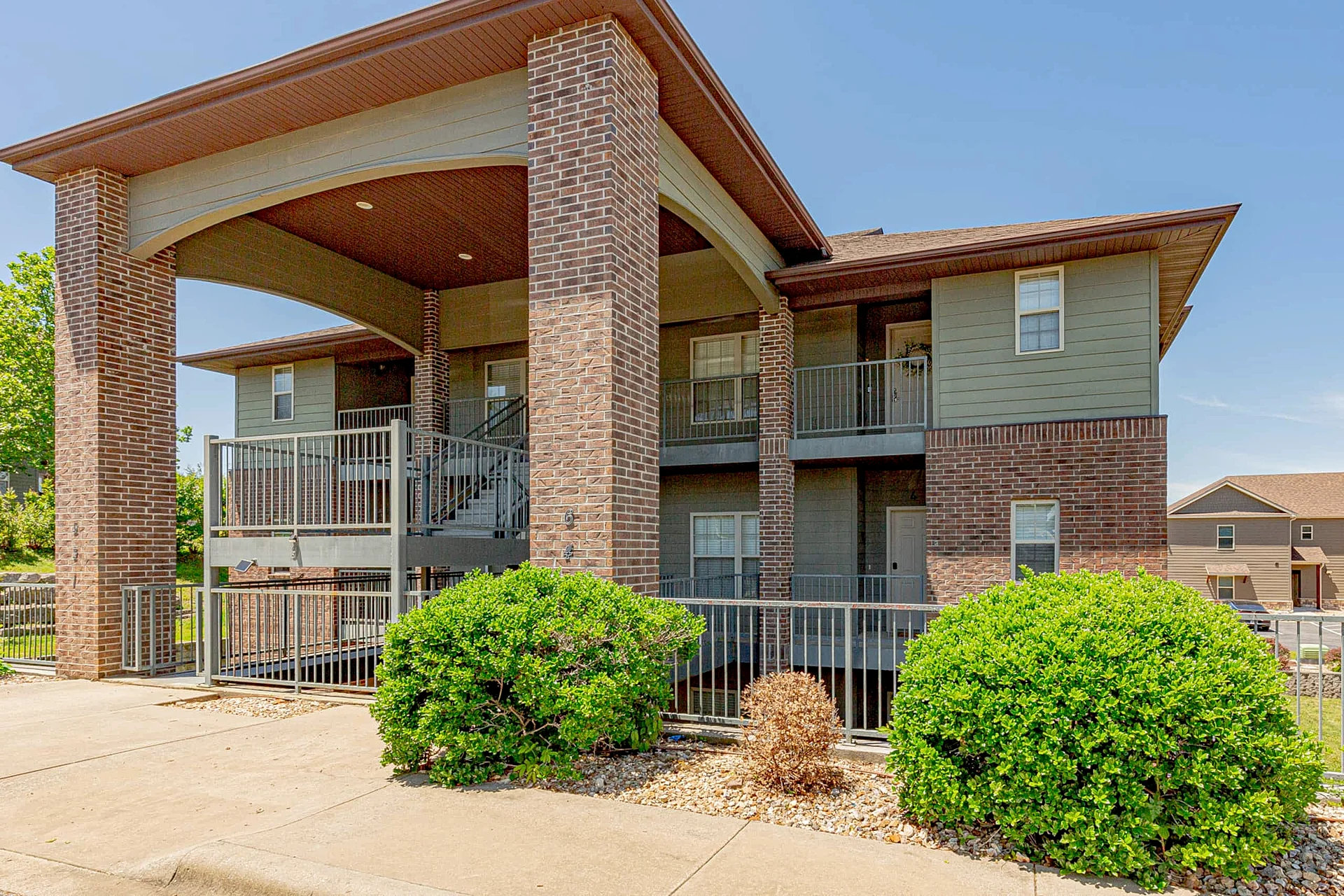 Convenient Comfort BER9-4 - 2BR StoneBridge Condo