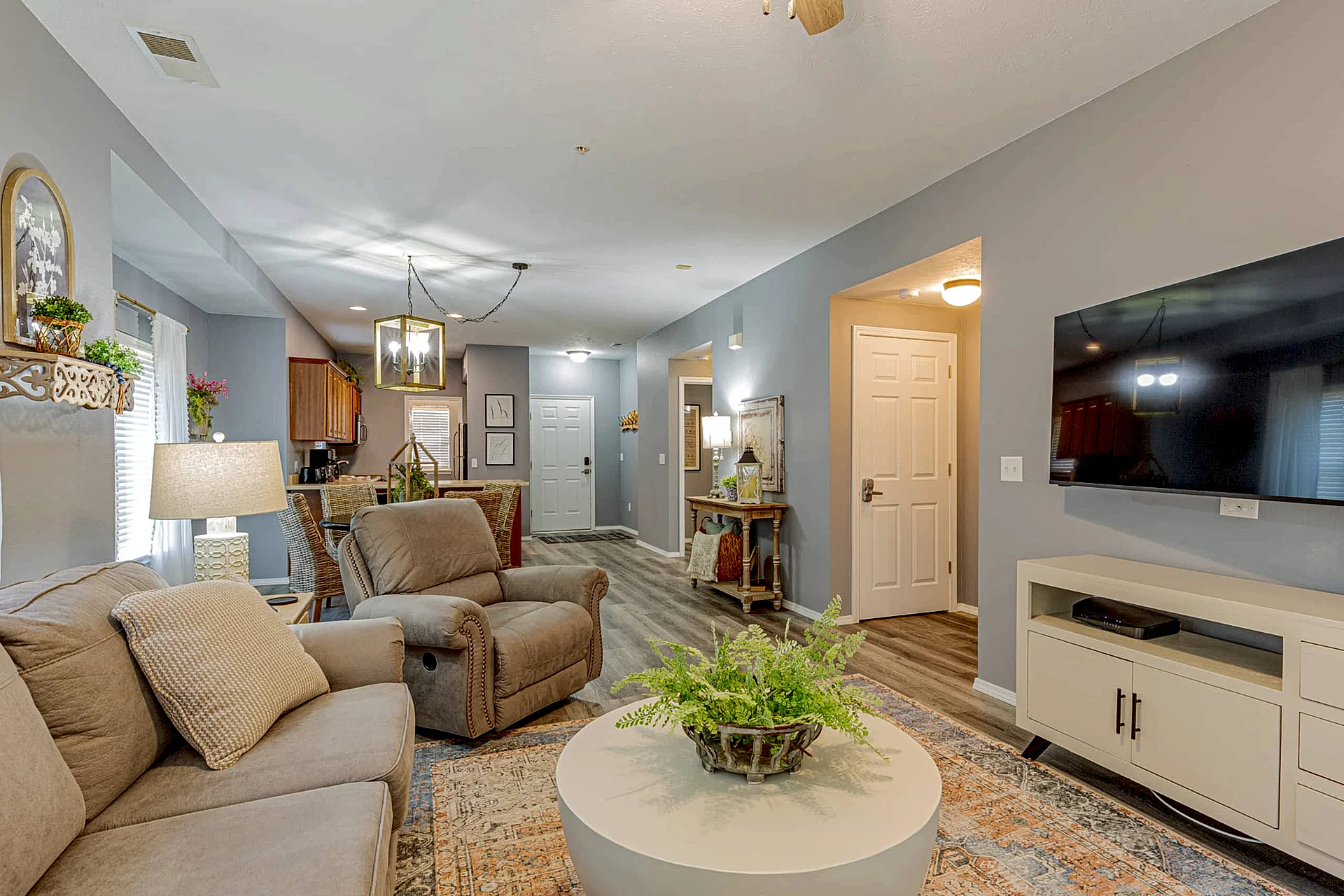 Convenient Comfort BER9-4 - 2BR StoneBridge Condo in Branson West, Missouri, United States — photo 2