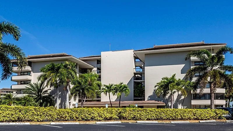 South Seas East B501, Gorgeous condo on the 5th floor overlooking the bay in Marco Island