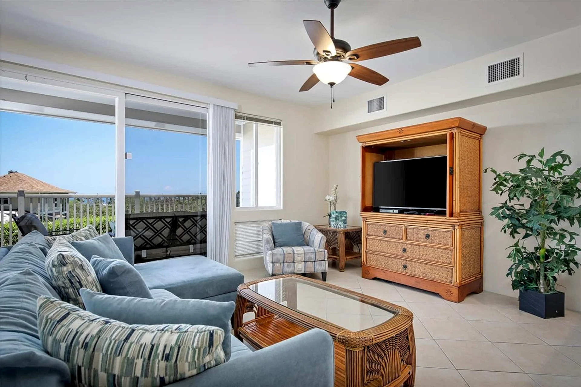 Kona Sea Ridge L-4 - Townhome in the heart of Kona