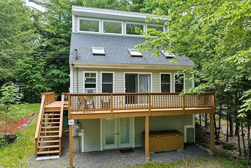 216 Jones: 2 BR, 2 BA House in Moultonborough, Sleeps 6
