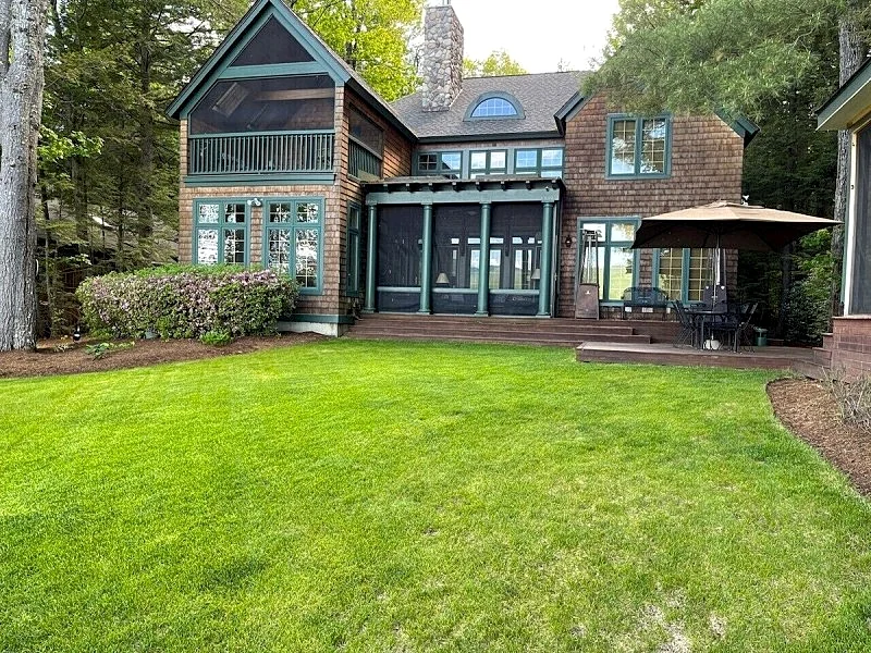Spacious Adirondack sleeps 14 with stunning views of Castle In The Clouds