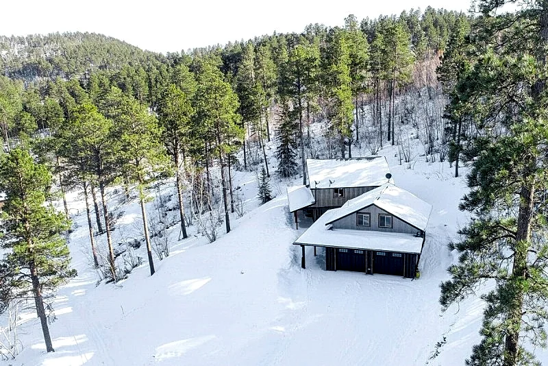 Hills Crew Hideout - Secluded with Hot tub!