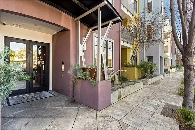 Elegant 2Bedroom Brownstone Oasis with Private Patio, Prime Palo Alto Location