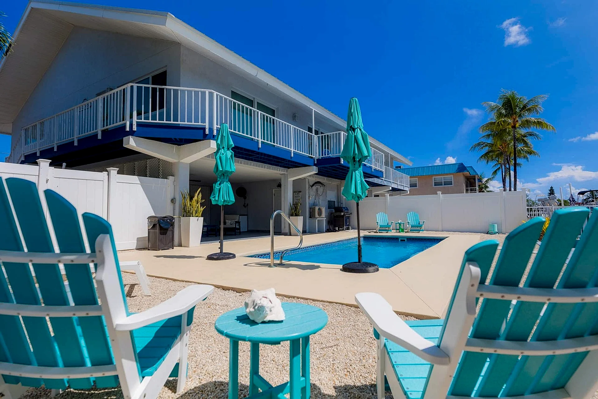 Angler's Dream charming 2-bedroom, 2-bath half duplex, just minutes from beautiful Sombrero Beach!