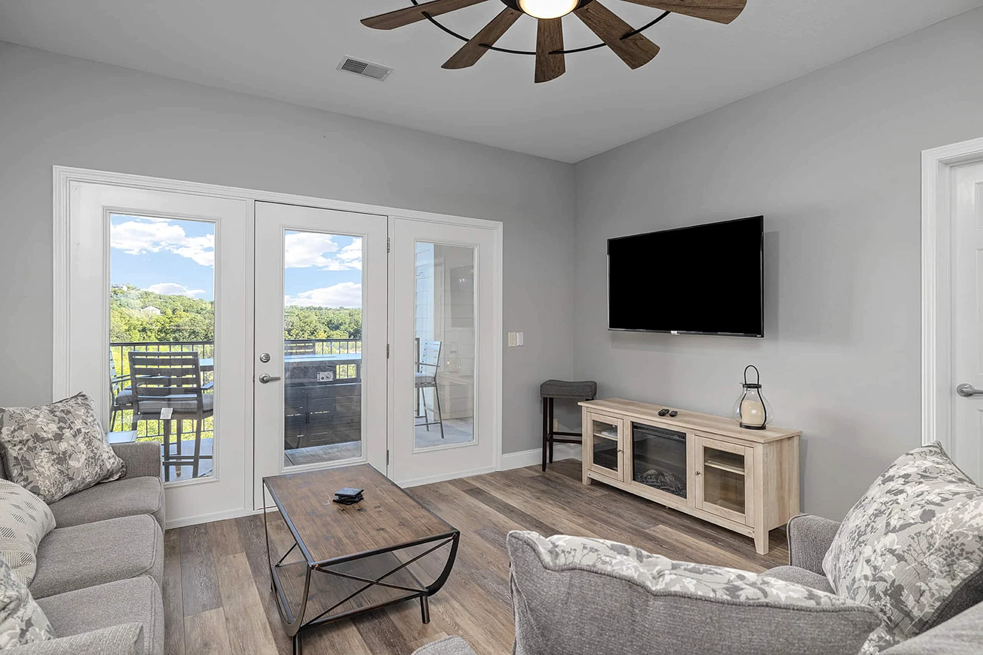 Condo #352 - Gorgeous 3 Bedroom Lakefront Condo