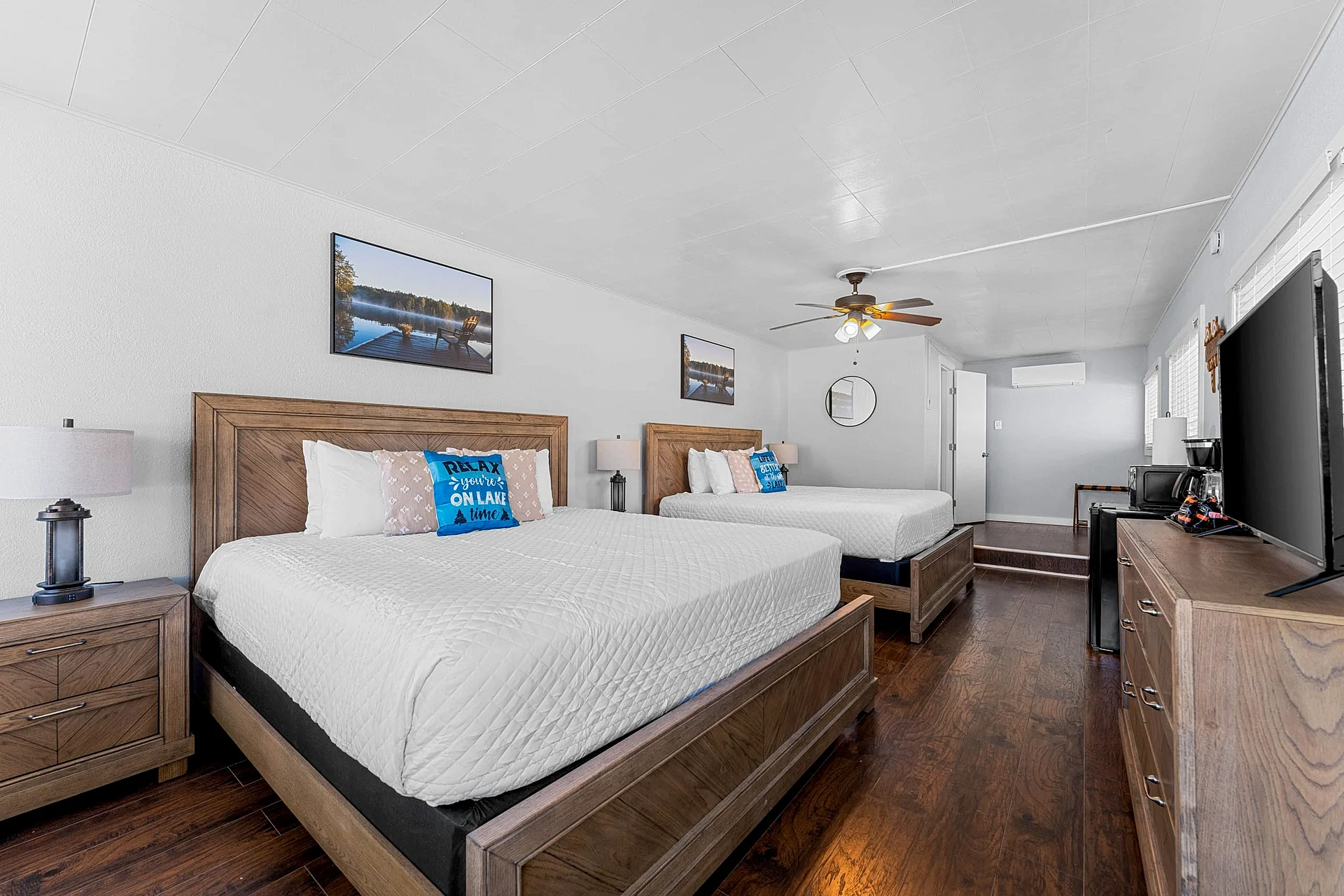 Silver Cove 1 - Cozy Lake Getaway with 2 King Beds