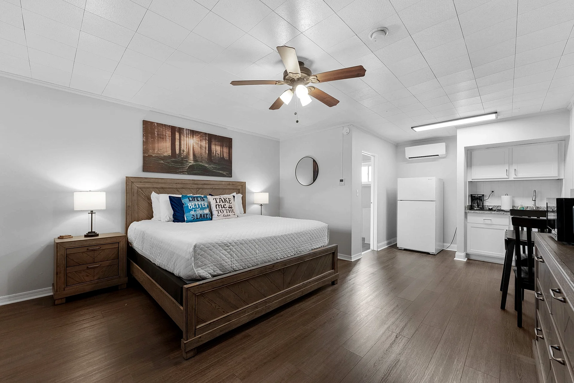 Lakeside Comfort: Your Perfect Getaway! SC7 Studio