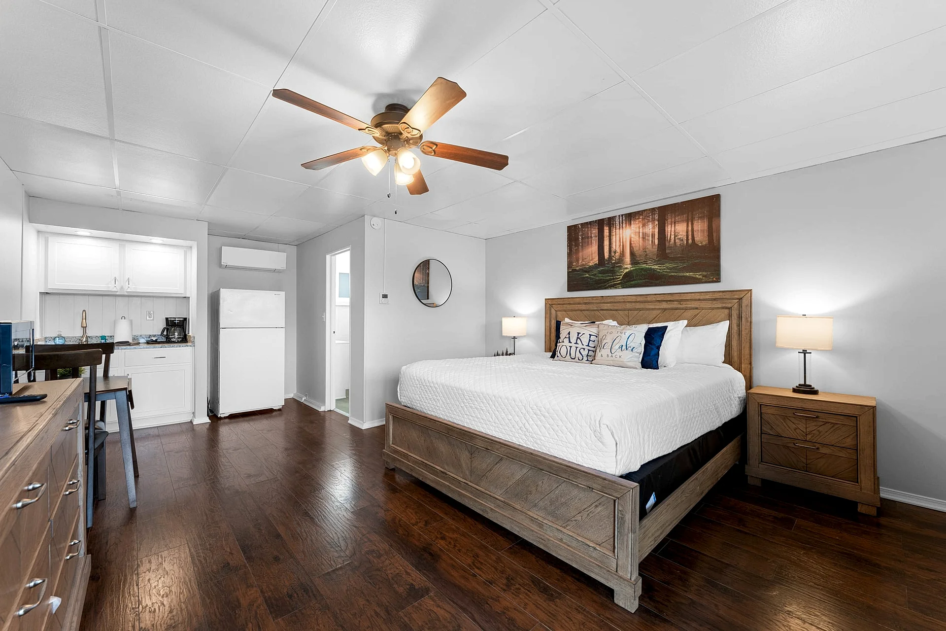 Lakeside Bliss: Your Ideal Escape! SC8! King Studio