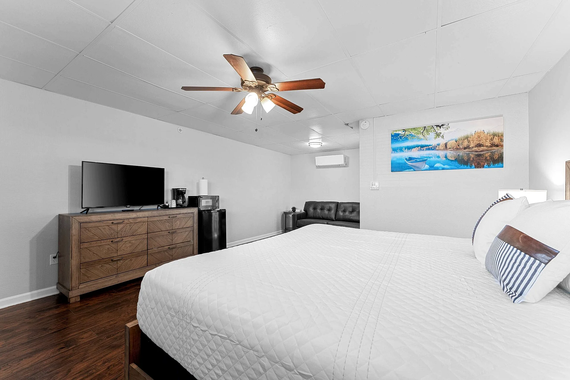 Cozy Lake Getaway Retreat SC12: Branson King Suite in Branson, Missouri, United States — photo 2