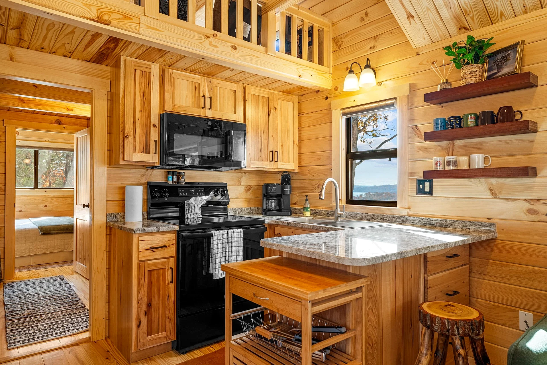 P-Bay Gobblers Overlook: Tiny Home for 6 with Views in Reeds Spring, Missouri, United States — photo 5