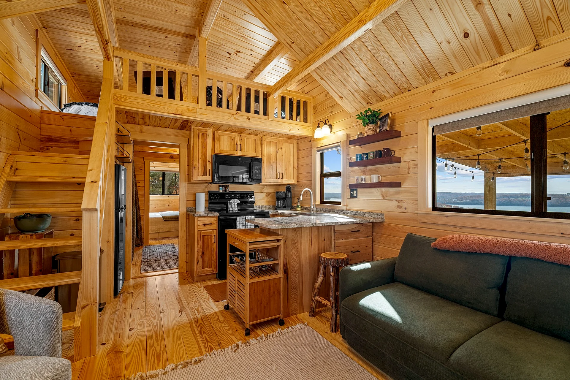 P-Bay Gobblers Overlook: Tiny Home for 6 with Views in Reeds Spring, Missouri, United States — photo 3