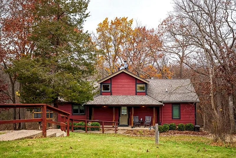 Stunning 5R/5.5BA BIG Retreat in The Galena Territory! Pool Table! Firetable!