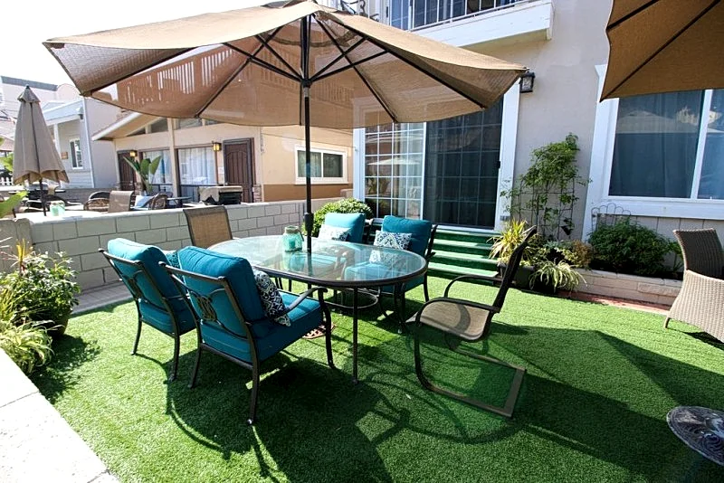 Surf Side Cottage with patio, Two Kings Suites, Bunk Cave & 70 steps to sand!