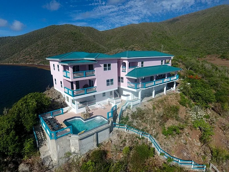 South Sound Luxury Waterfront Villa in Private Secluded Area RATES 4-14 PERSONS