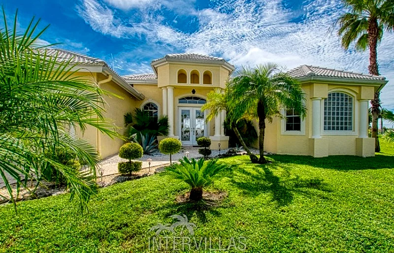 Cape Coral Vacation Homes | Villa SeaTurtle