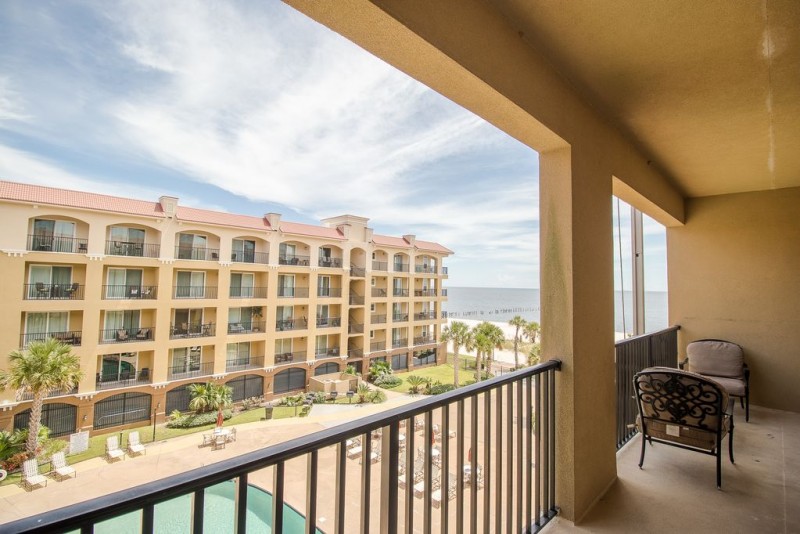 Condo Directly On The Beach In Pass Christian! 2 Bedroom / 2 Bath