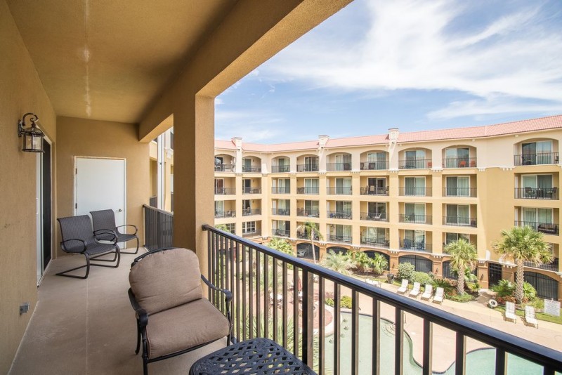 Condo Directly On The Beach In Pass Christian! 2 Bedroom / 2 Bath