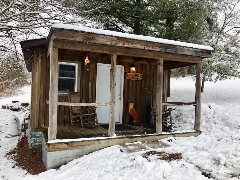 Fox Den 1st Choice Cabin Rentals Hocking Hills Ohio 2 person Cabin